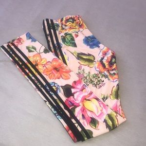Flower Adidas Leggings 💮🙏🏽